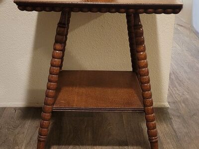 Vintage Victorian Tiger Oak Parlor Table