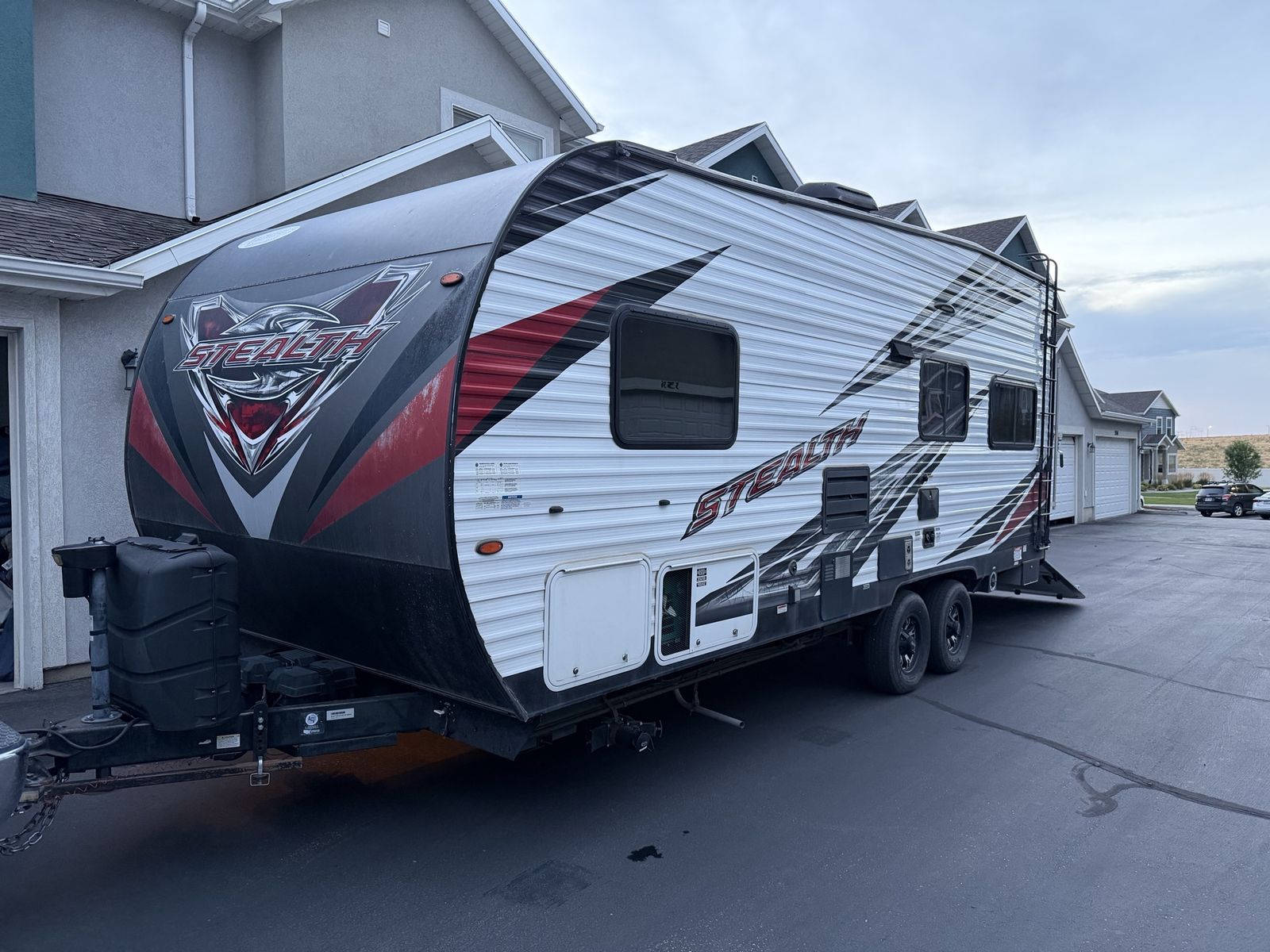 2018 Stealth CB1913 toy hauler