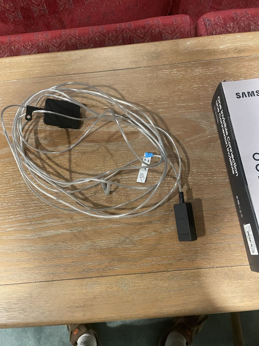 Samsung QLED 8K Cable