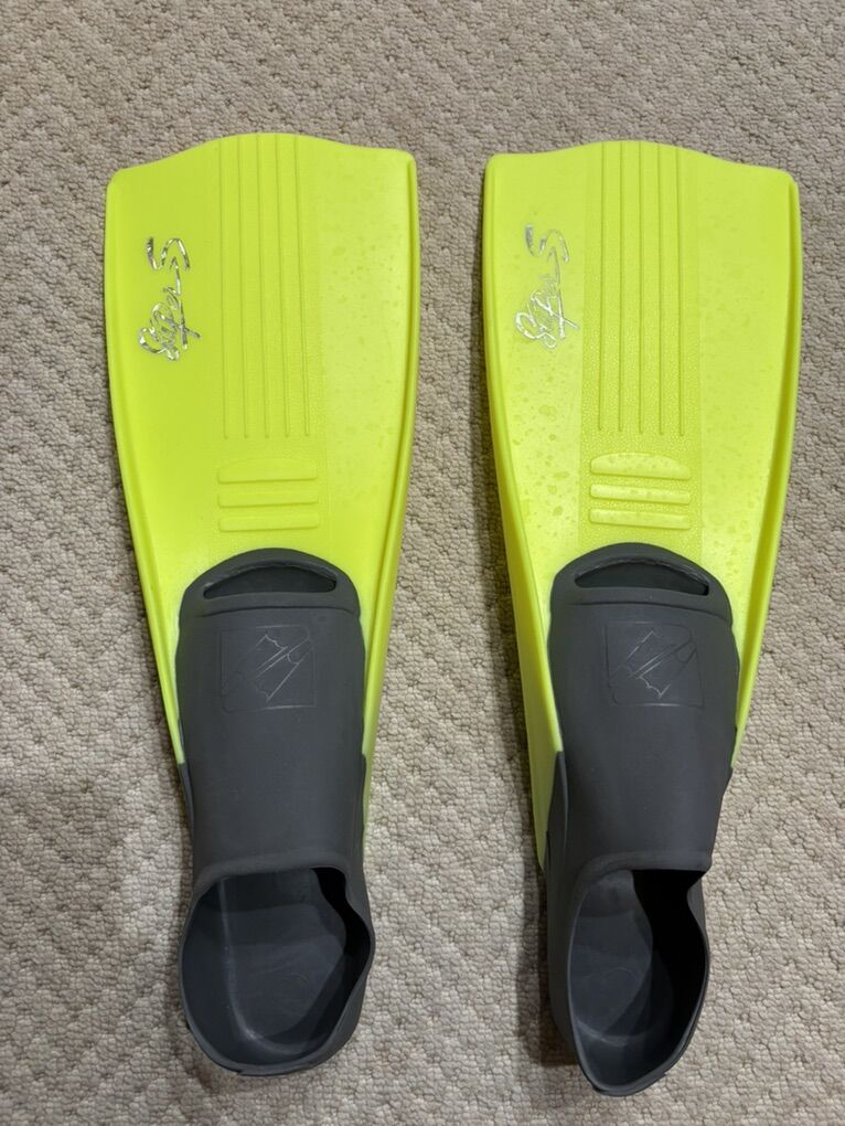 Kids swim fins and snorkel set