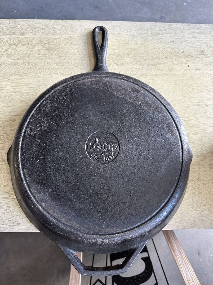 Lodge 4 10SK 12” Cast Iron Skillet