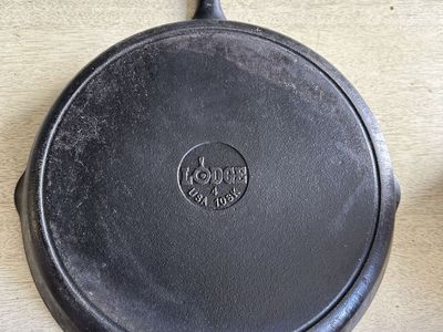 Lodge 4 10SK 12” Cast Iron Skillet