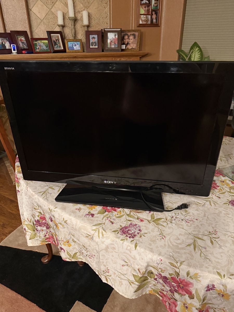 Sony Bravia 32" Model 32BX330