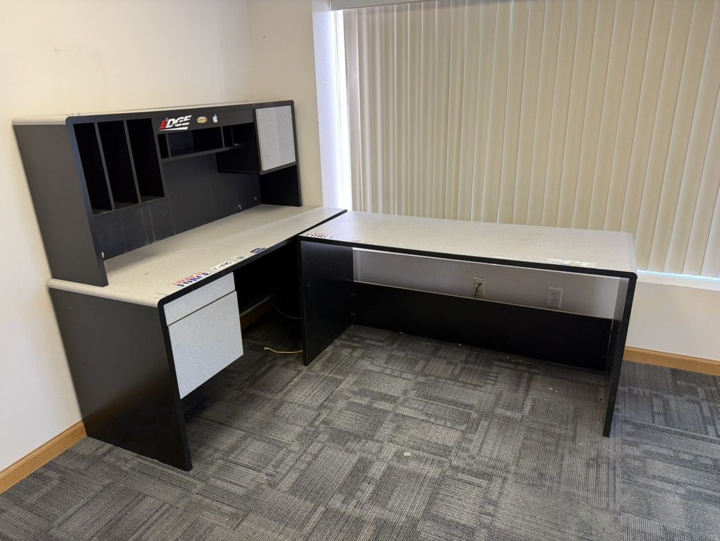 Desk with Credensa