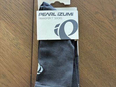Pearl Izumi 7” Transfer Socks, XL size