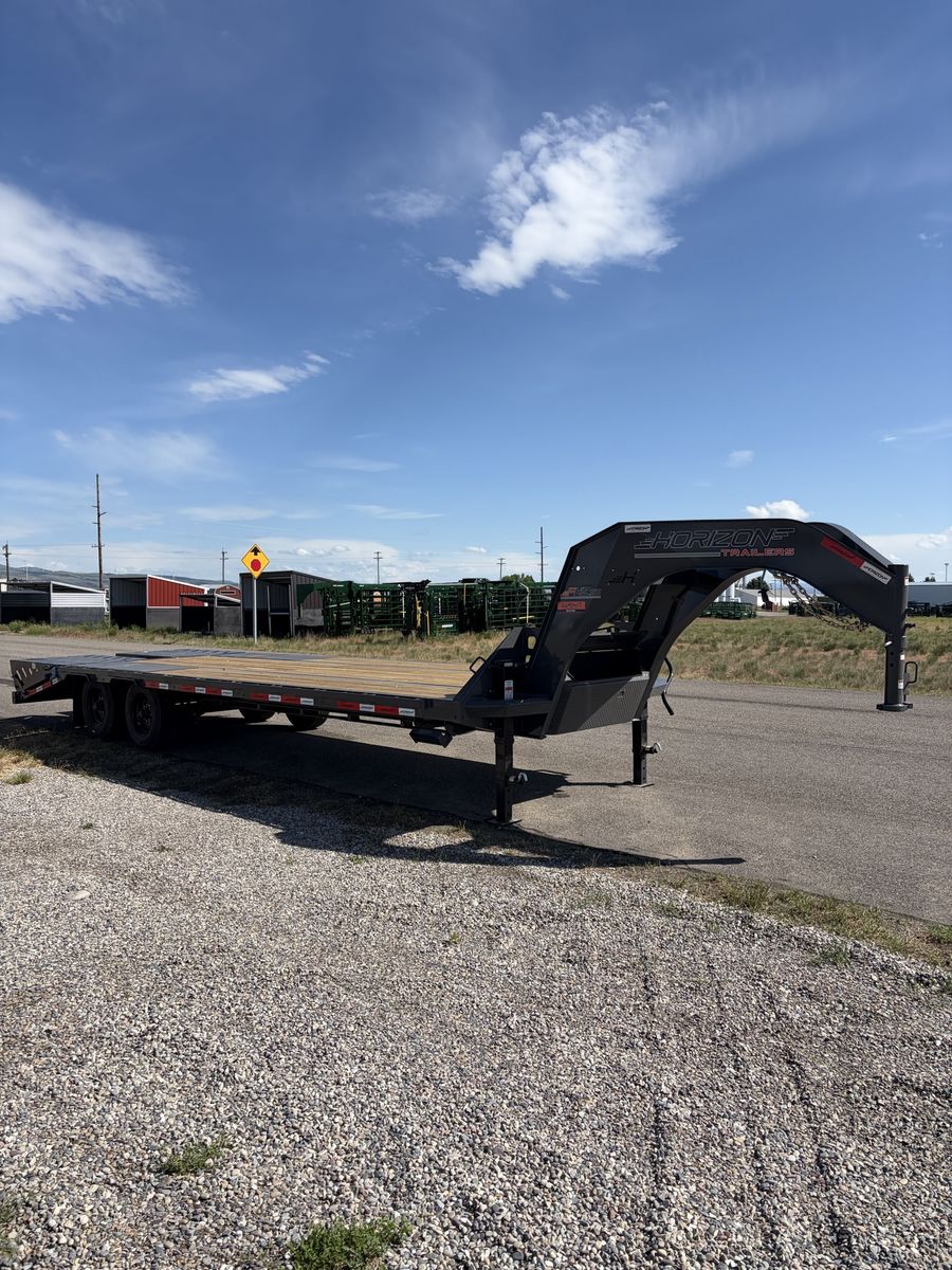 New 25k GVWR 26’ Gooseneck Flat Bed Tandem Super Singles