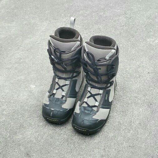 Women's Salomon Size 8 Snowboard Boots Burton K2