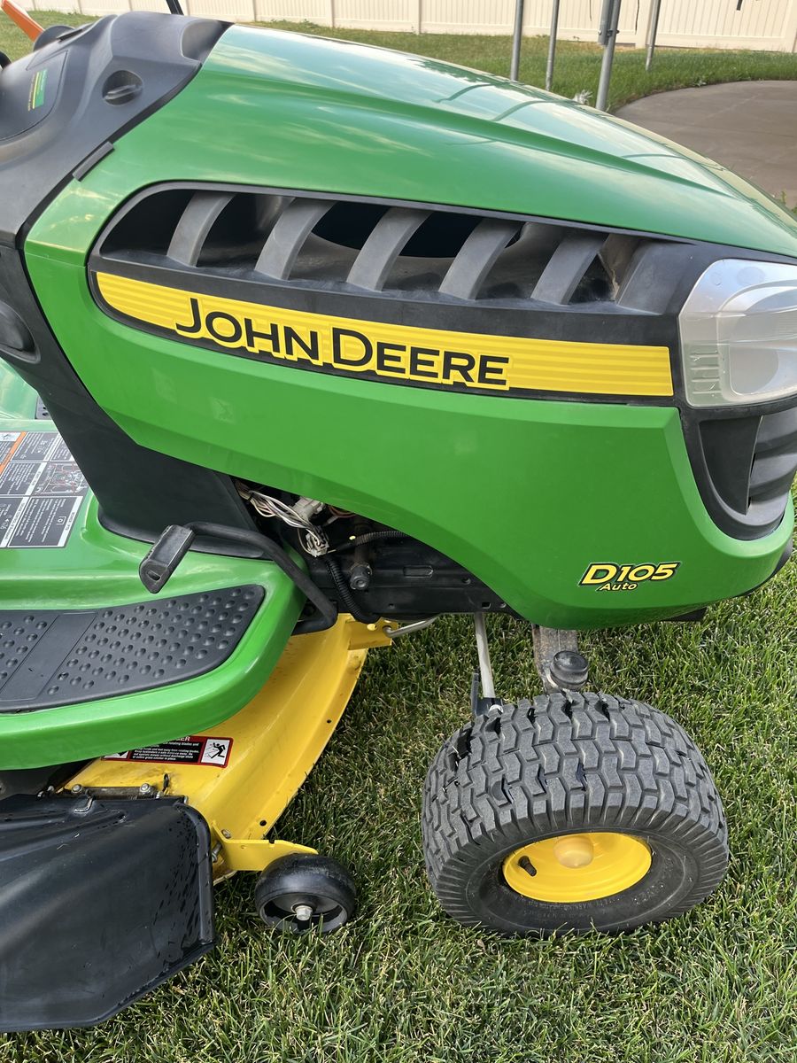John Deere D105 Auto 17.5HP Riding Lawn Mower