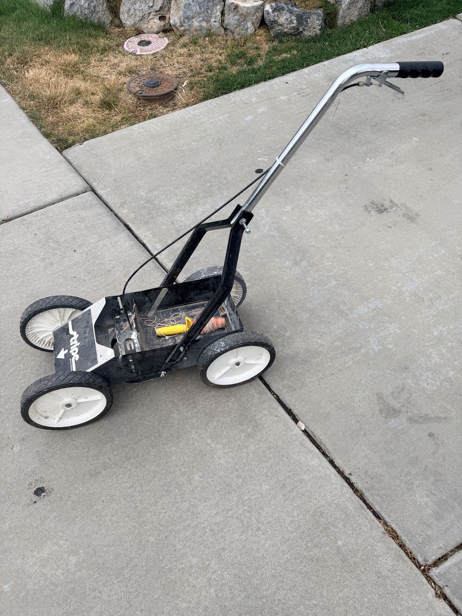 Stripe Marking Machine Line Striper for Fields and Courts