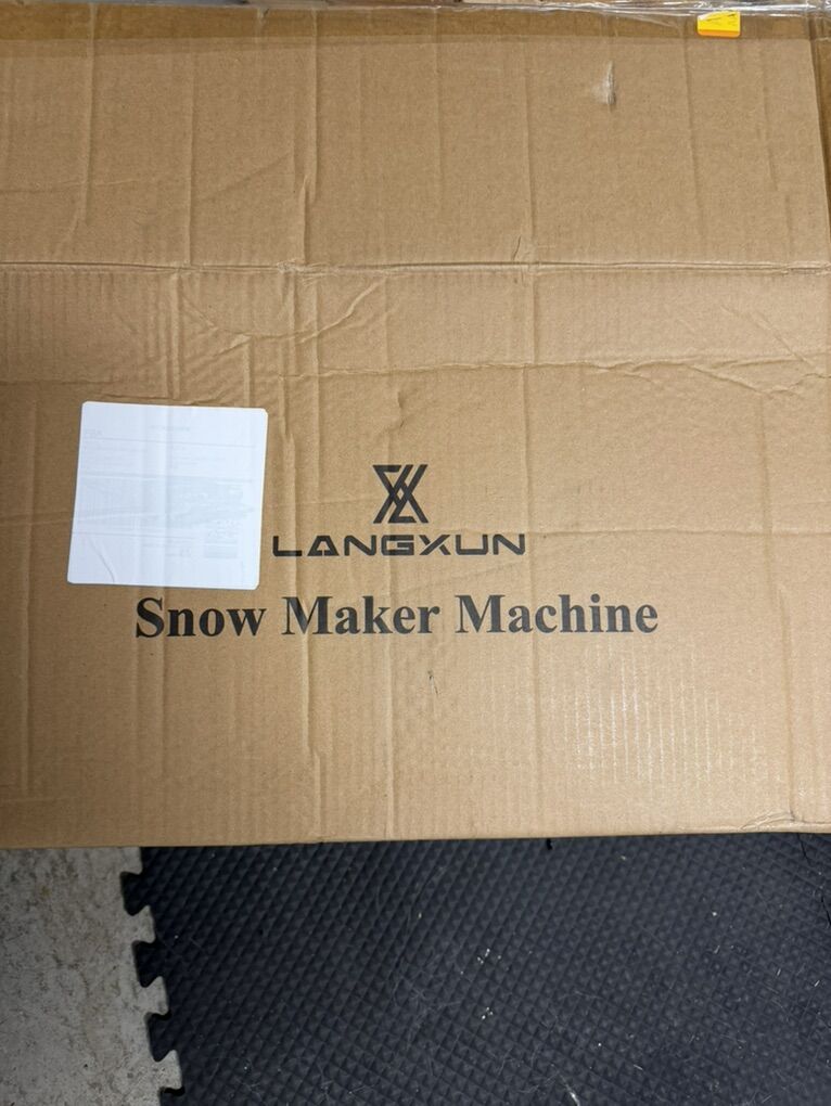 LX-1500 Snow Machine w/ Remote & Fluid