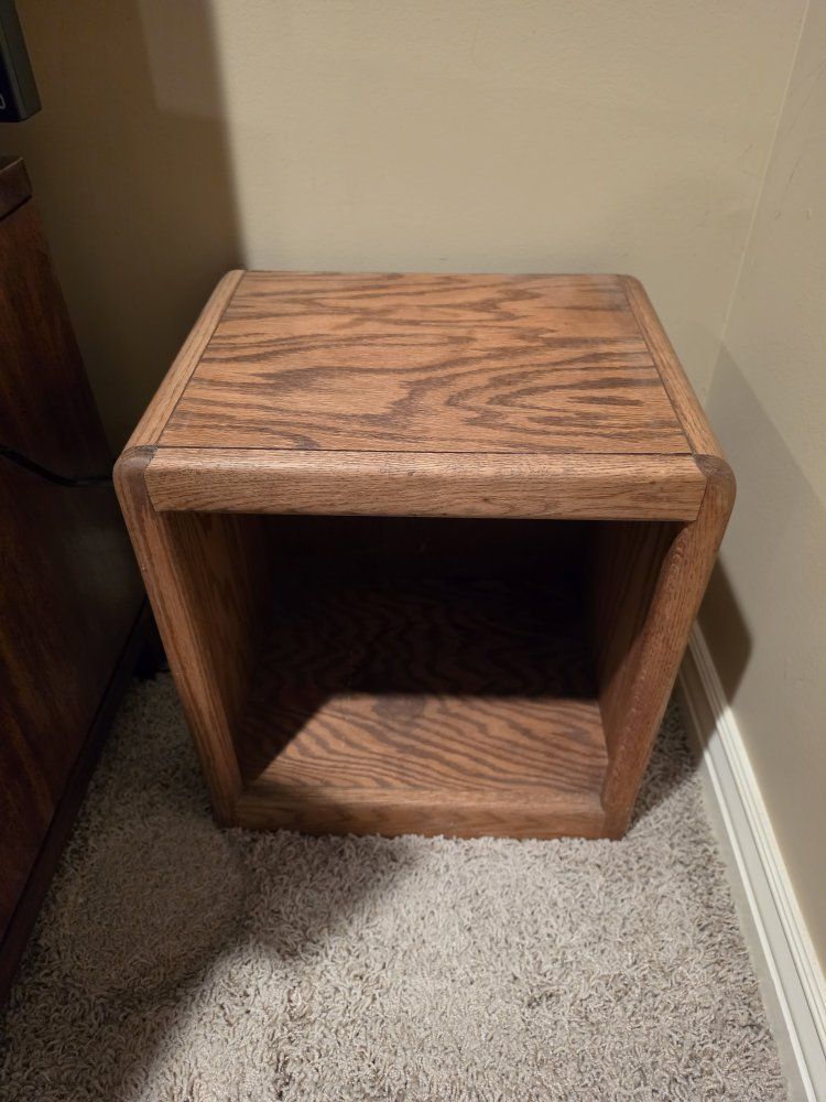 Vintage Solid Oak Cube End Table / Side Table with Open Storage