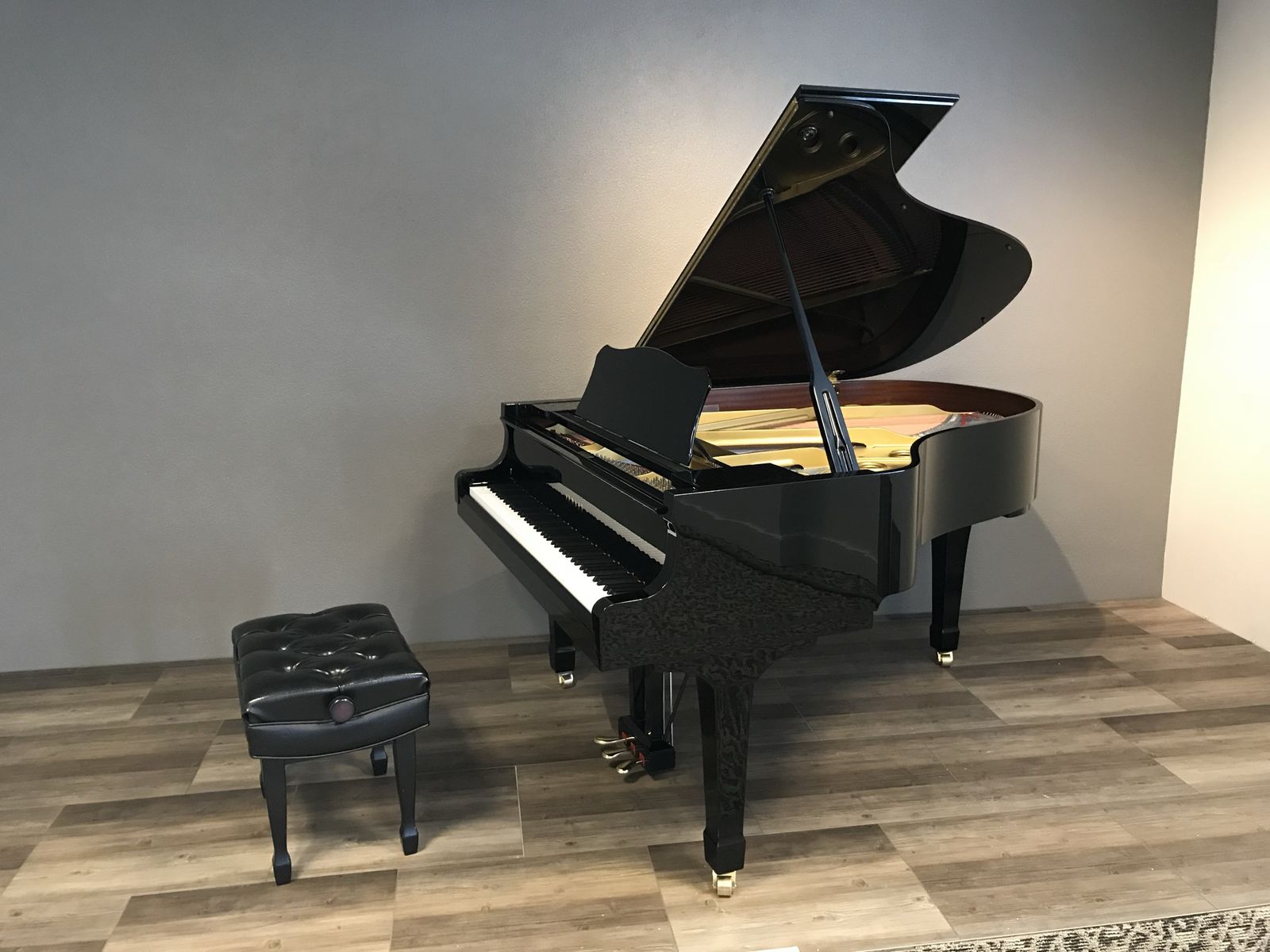 Yamaha C3 6'1" Grand Piano - Excellent Condition