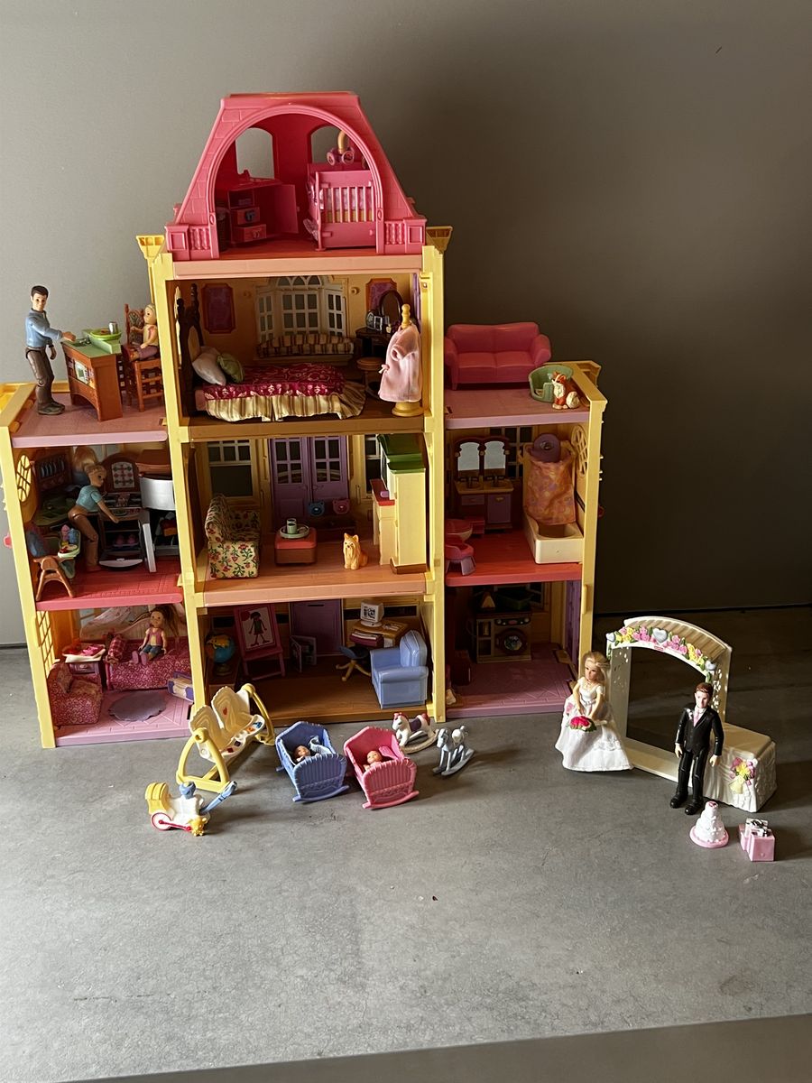 VINTAGE 2004 Fisher-Price Loving Family Grand Dollhouse - MASSIVE Fully Furnished Lot!