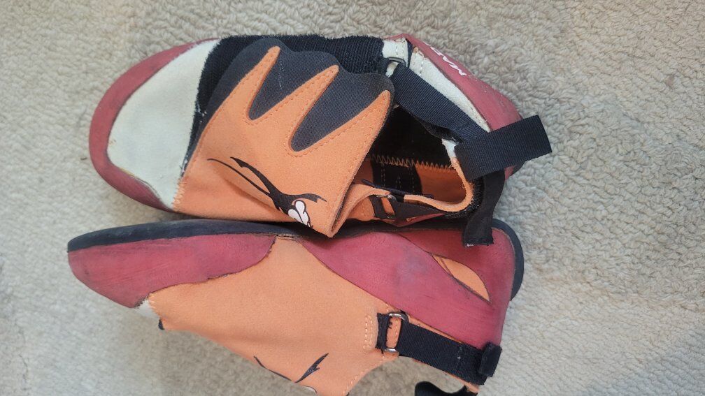 mad rock size 5 climbing shoes for kids