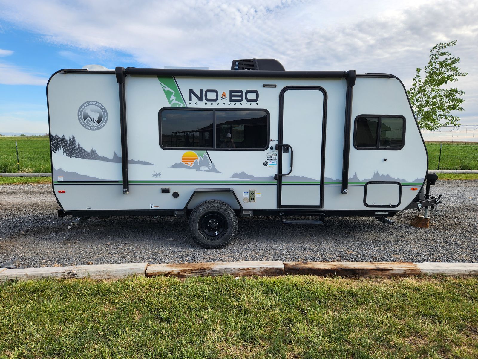 2022 Solar Forest River NB 16.6 Camper