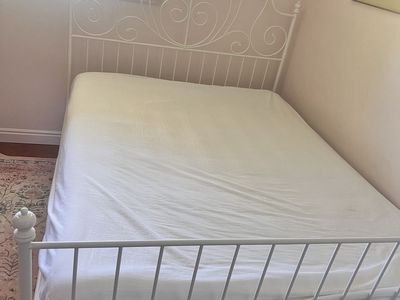 Queen white metal bed + new mattress