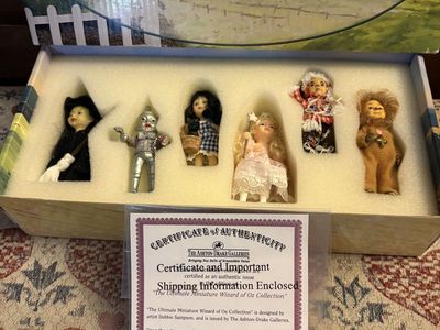 Wizard of Oz miniature doll set from ashton Drake Gallery