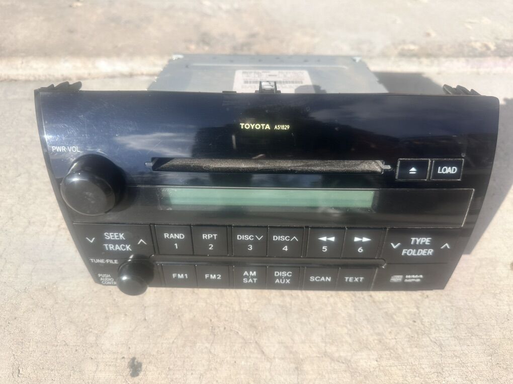 2007 Factory Tundra Stereo CD Player