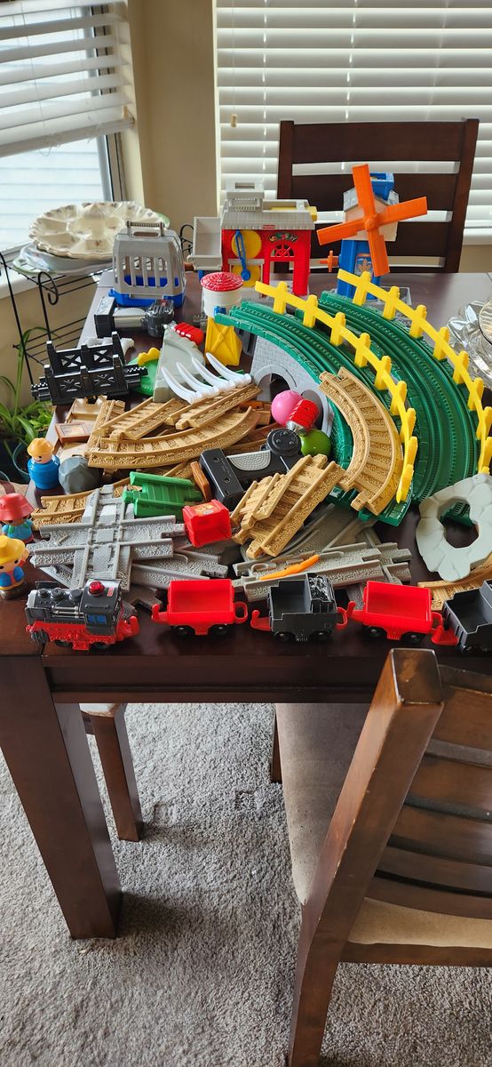 2005 Fisher-Price GeoTrax Workin' Town Railway.