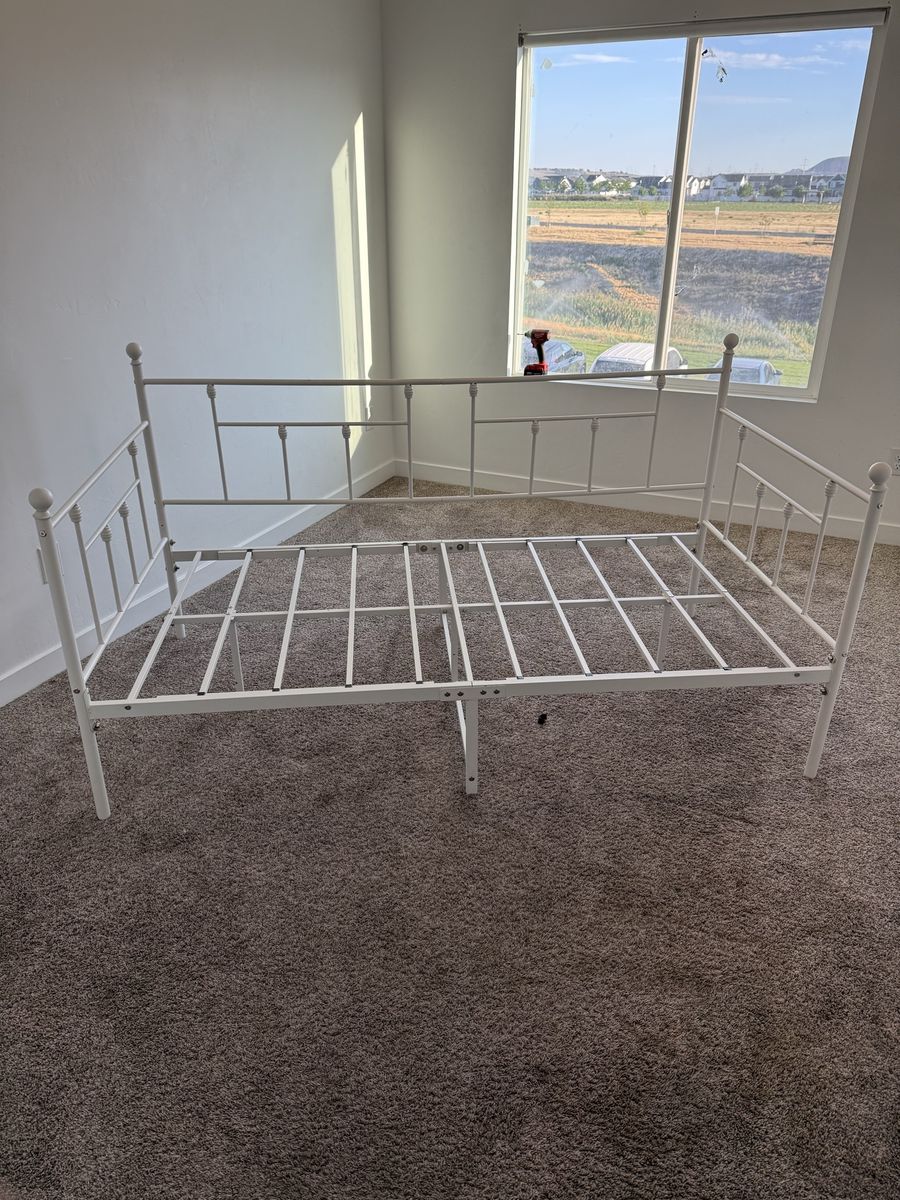 Twin Sized White Metal Daybed