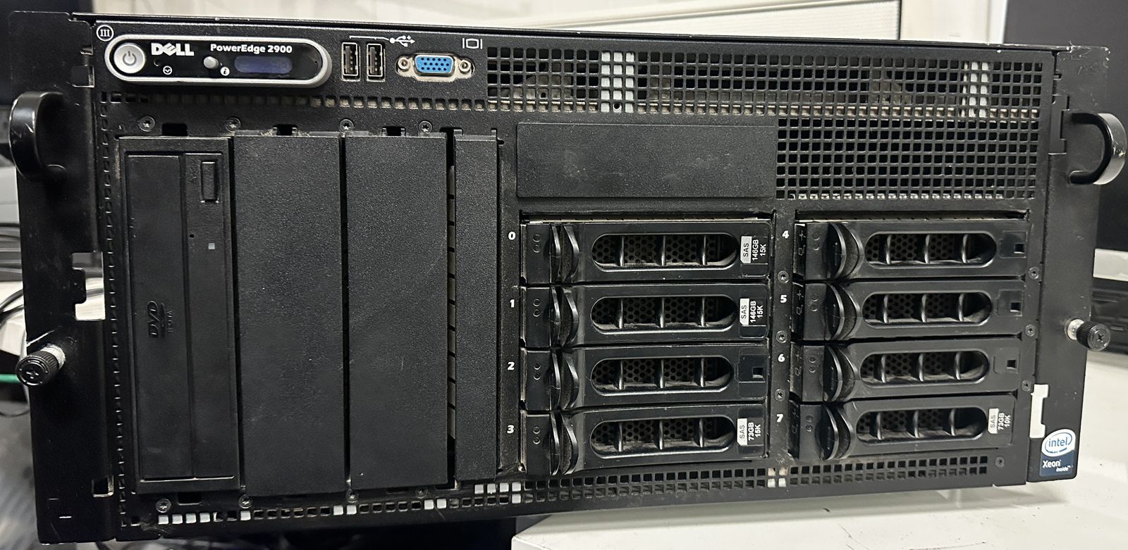 Dell PowerEdge 2900 Server – 2 x 4 Core Intel Xeon E5440 2.83GHz CPU, 32GB DDR2 667MHz, 4 x 140GB HDD - $150 OBO