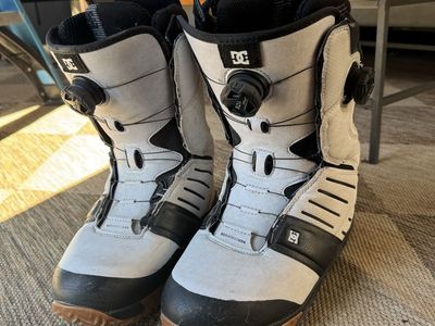 DC Snowboard boots, men’s 9.5