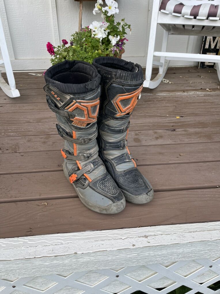 MSR MX3 Size 10 Riding Boots