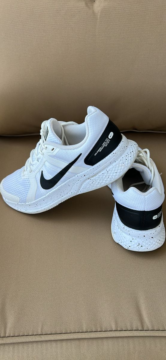 Nike Revolution 5 Women's Running Shoes - White/Black, Size 8.5 - Lightweight & Comfortable