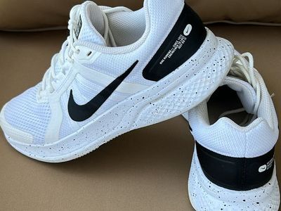 Nike Revolution 5 Women's Running Shoes - White/Black, Size 8.5 - Lightweight & Comfortable