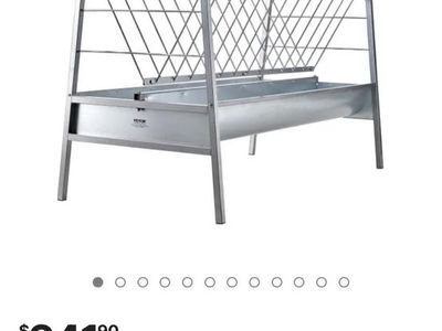 NEW VEVOR Livestock Hay & Grain Feeder (80 Gallon)