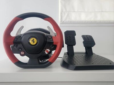 Ferrari 458 Thrustmaster steering wheel w pedals