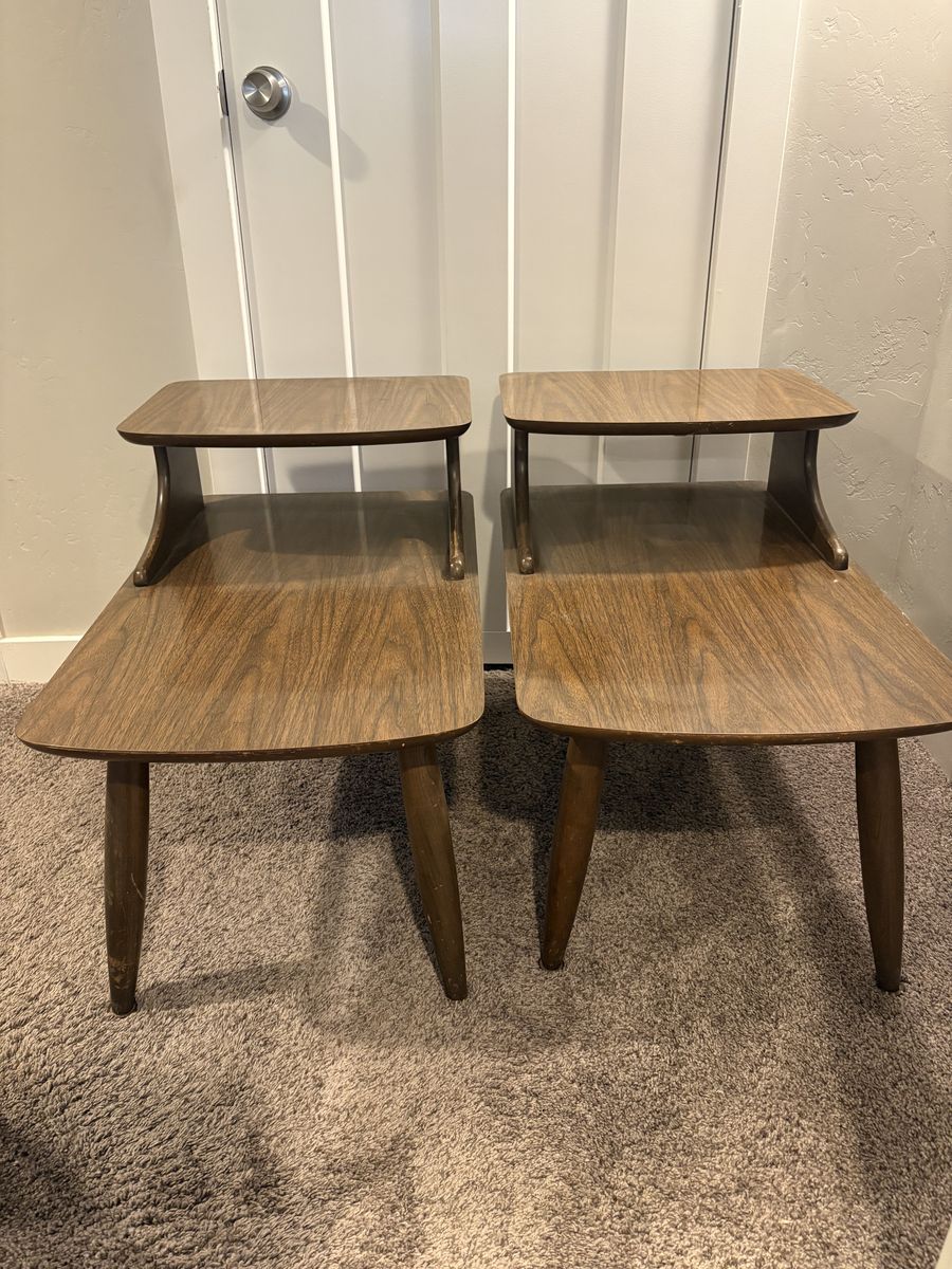 Set of 2 Mid-Century Style Side Tables / Nightstands