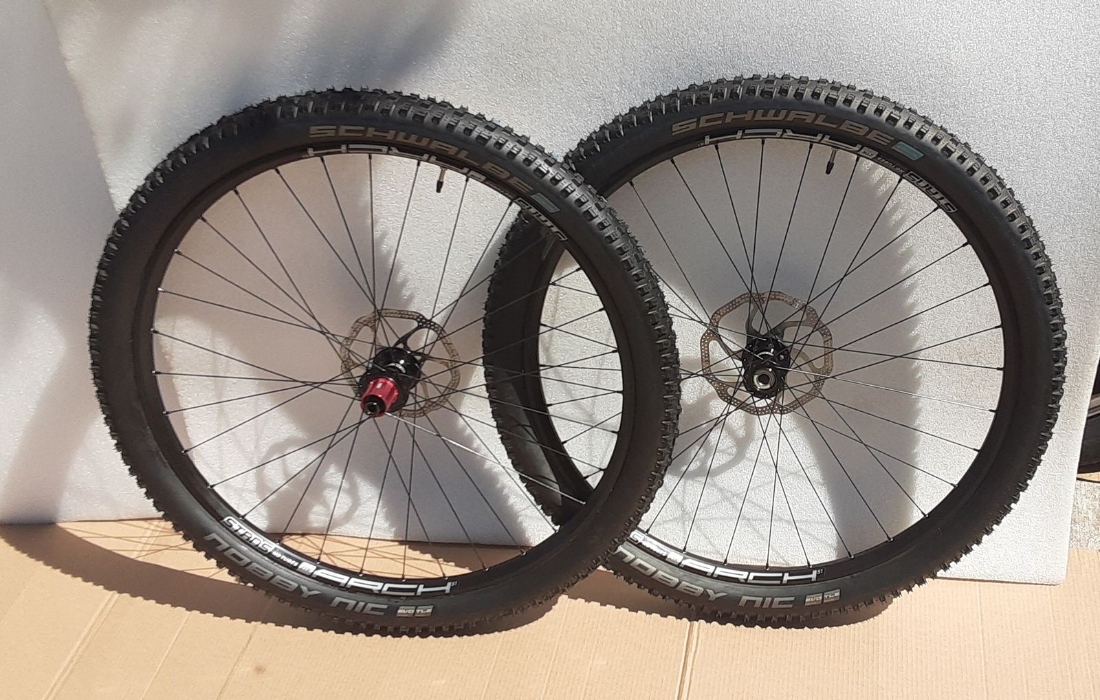 Stans ZTR Arch S1 Tubeless 29-inch Bike Wheels with Brake Disks, Neo Durasync Freehub and Schwalbe Hans Dampf Tubeless Tires