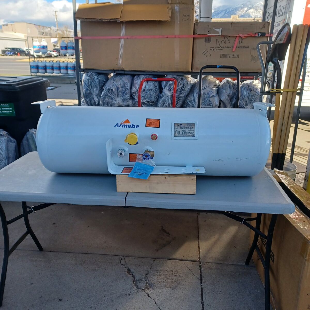 29.3 gallon propane tank