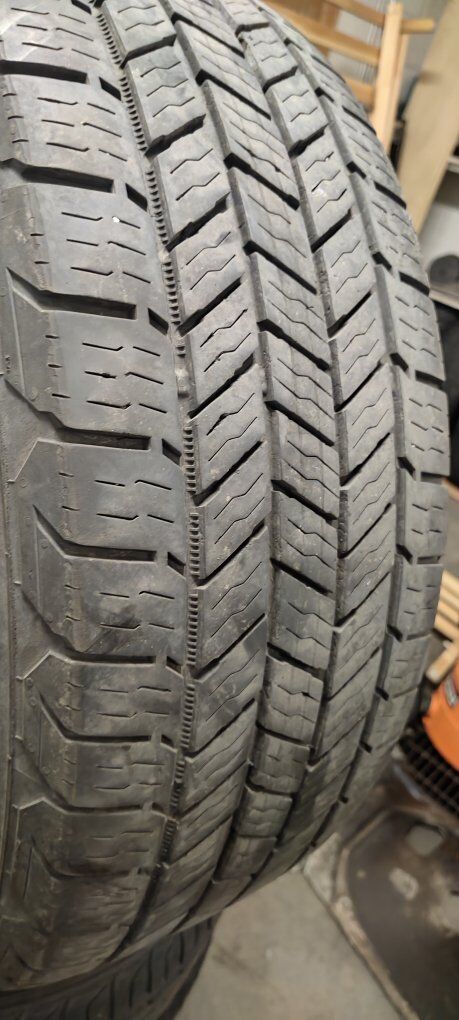 245/60r18 x2 Tires Continental