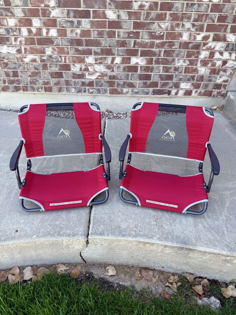 GCI Outdoor Big Comfort Stadium Seat With Armrests