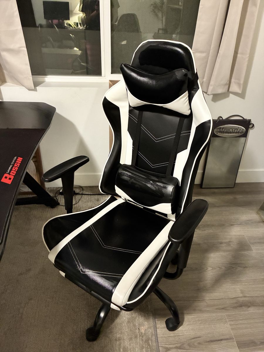 Black and White Gaming Chair with Lumbar Support and Headrest - Excellent Condition