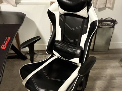 Black and White Gaming Chair with Lumbar Support and Headrest - Excellent Condition