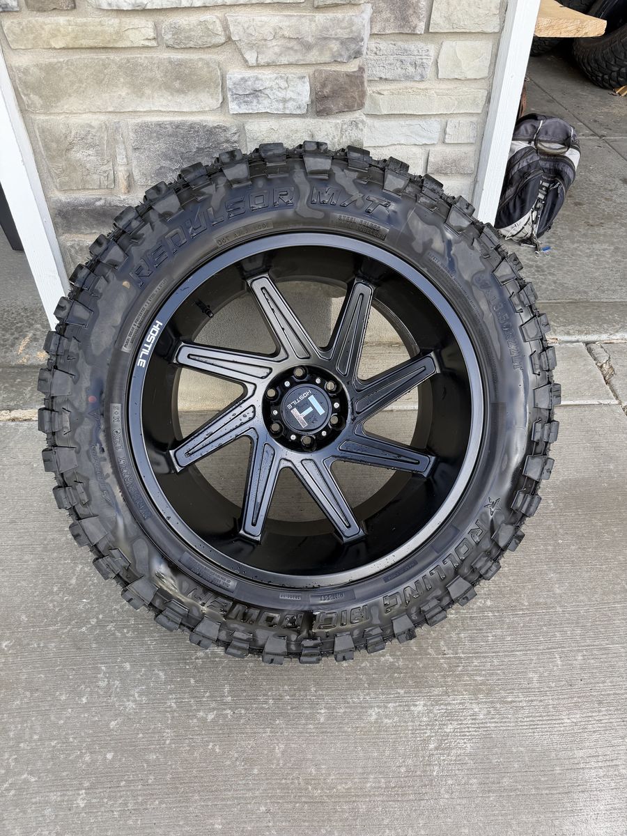 ires & Rims Combo – Hostile H119 Dagr (22x12) – 37s – Ram 1500