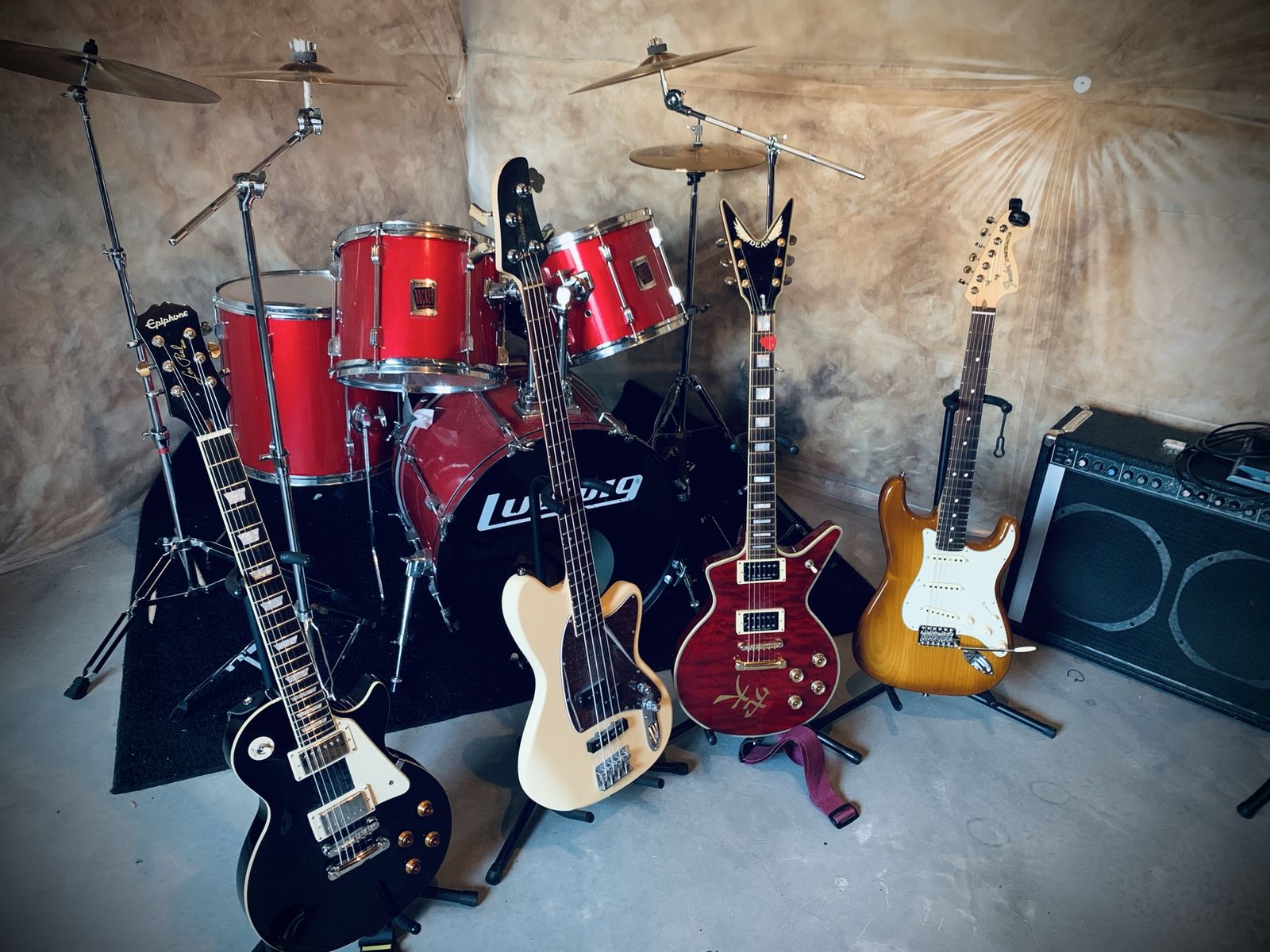 Grunge Cover Band Looking a Singer