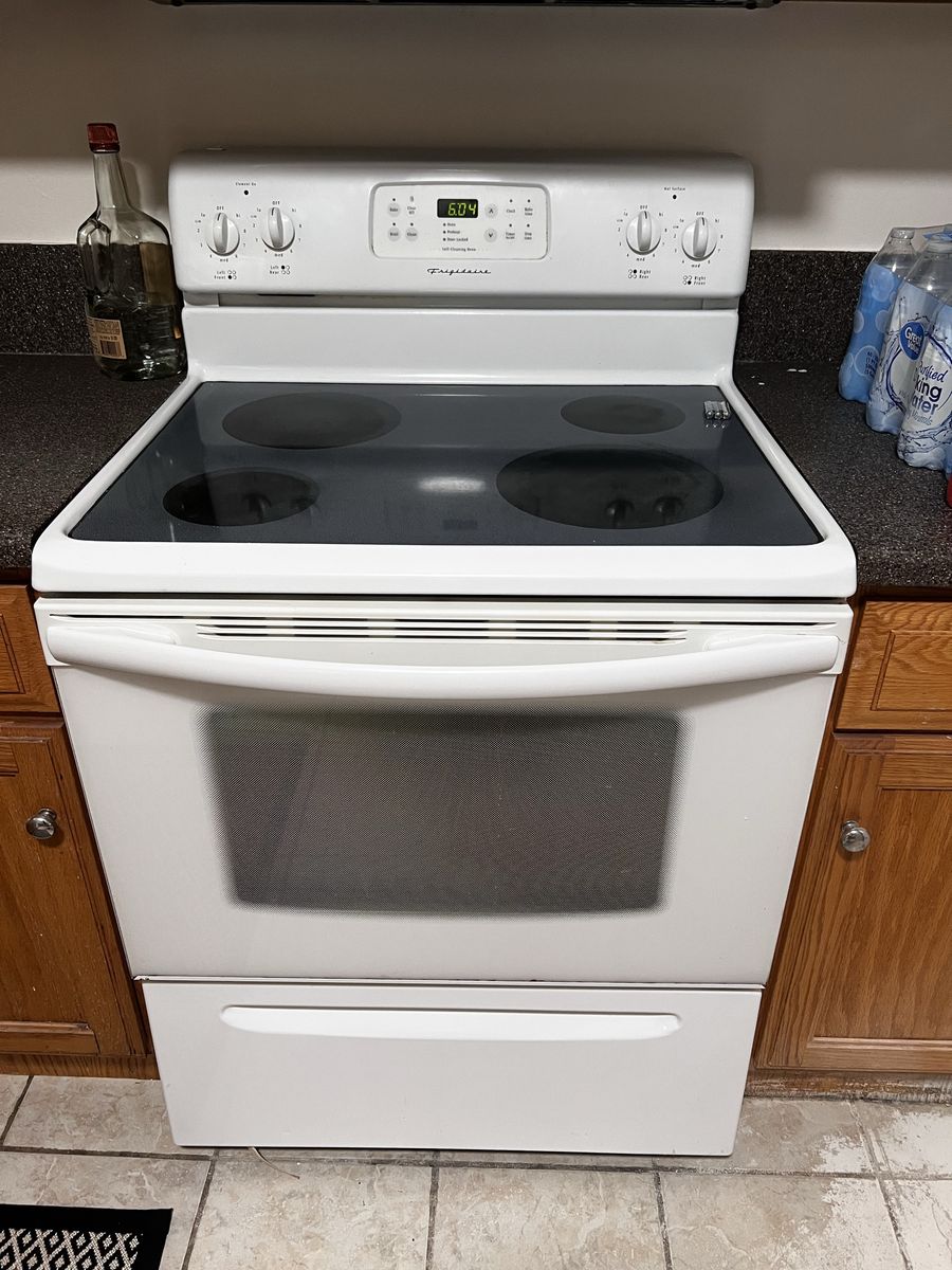 Frigidaire Electric Stove