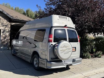 2008 CLASS B PLEASURE WAY MOTORHOME: