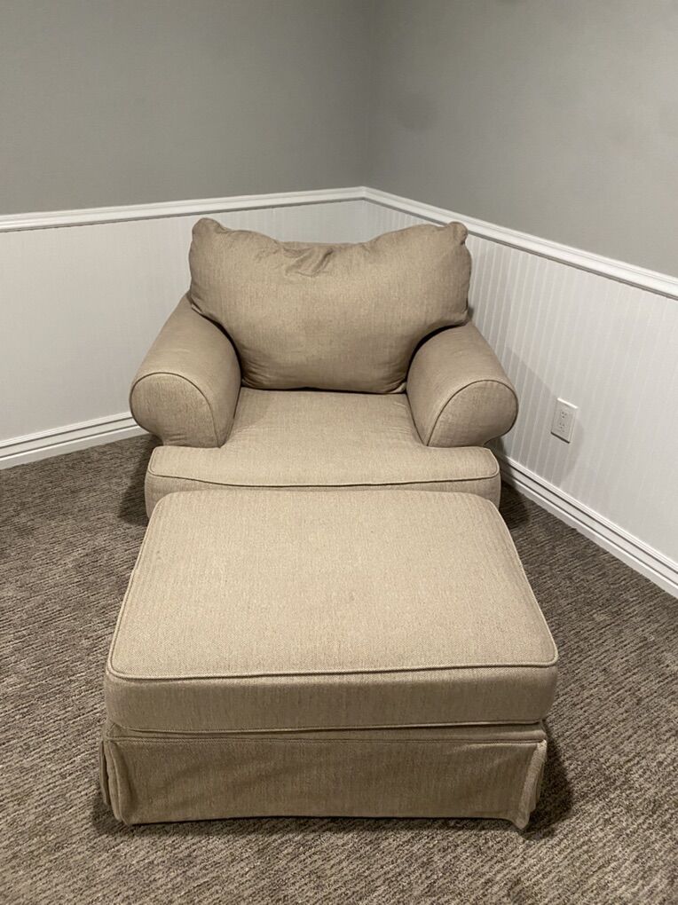 Oversized Chair And Ottoman
