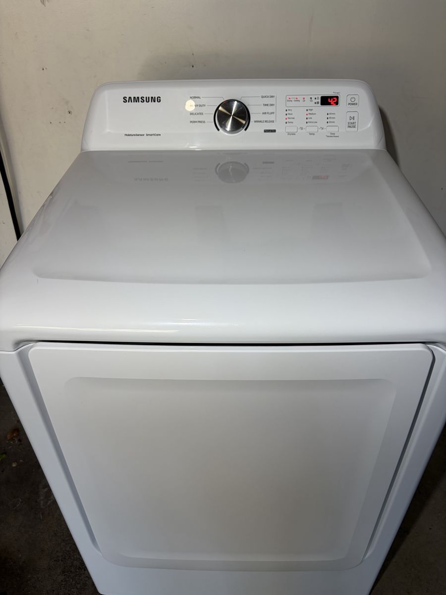 Samsung Dryer - 2 yrs Old - Large Capacity