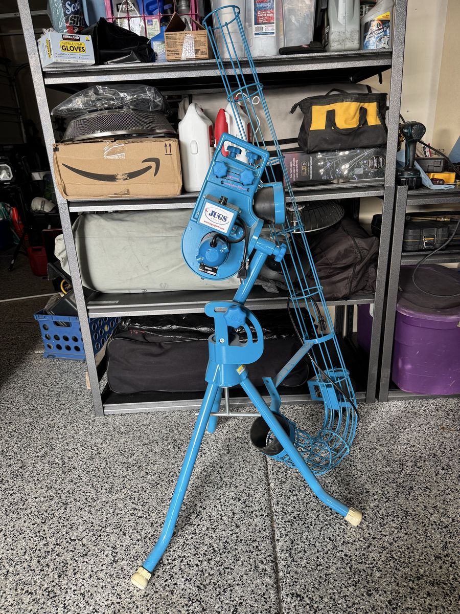 JUGS Lite-Flite Machine For Baseball And Softball