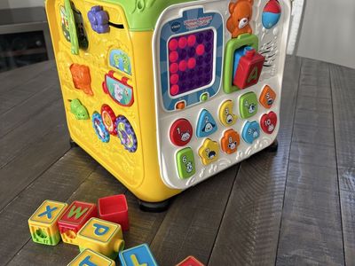 VTech Ultimate Alphabet Activity Cube Interactive Learning Toy for Toddlers