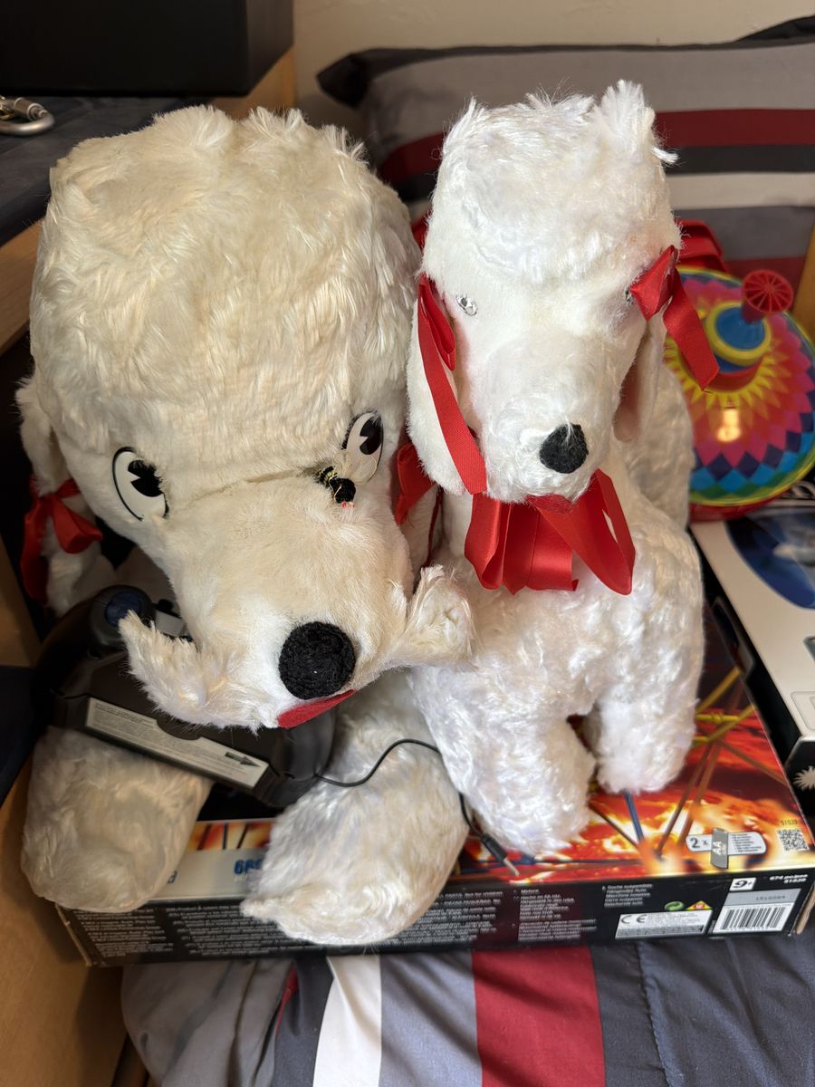 antique dogs