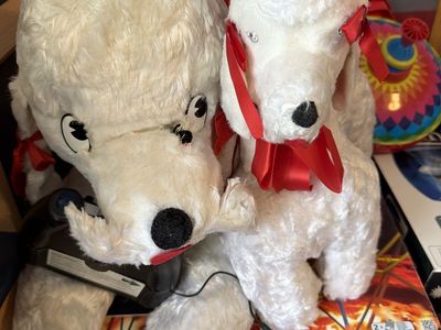 antique dogs