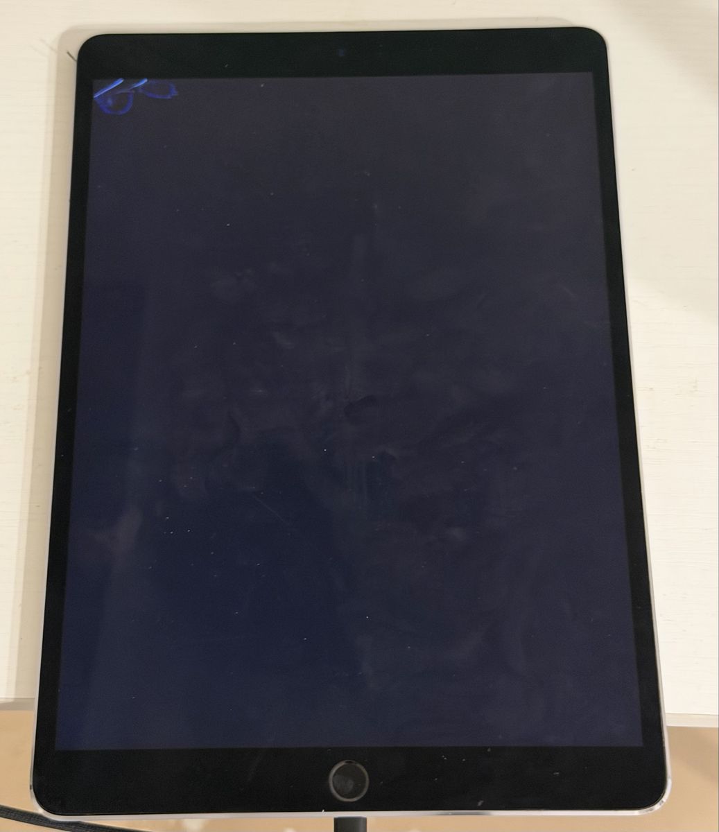 Apple iPad Pro 10.5” 64GB Wi-Fi (A1701) – For Parts/Repair