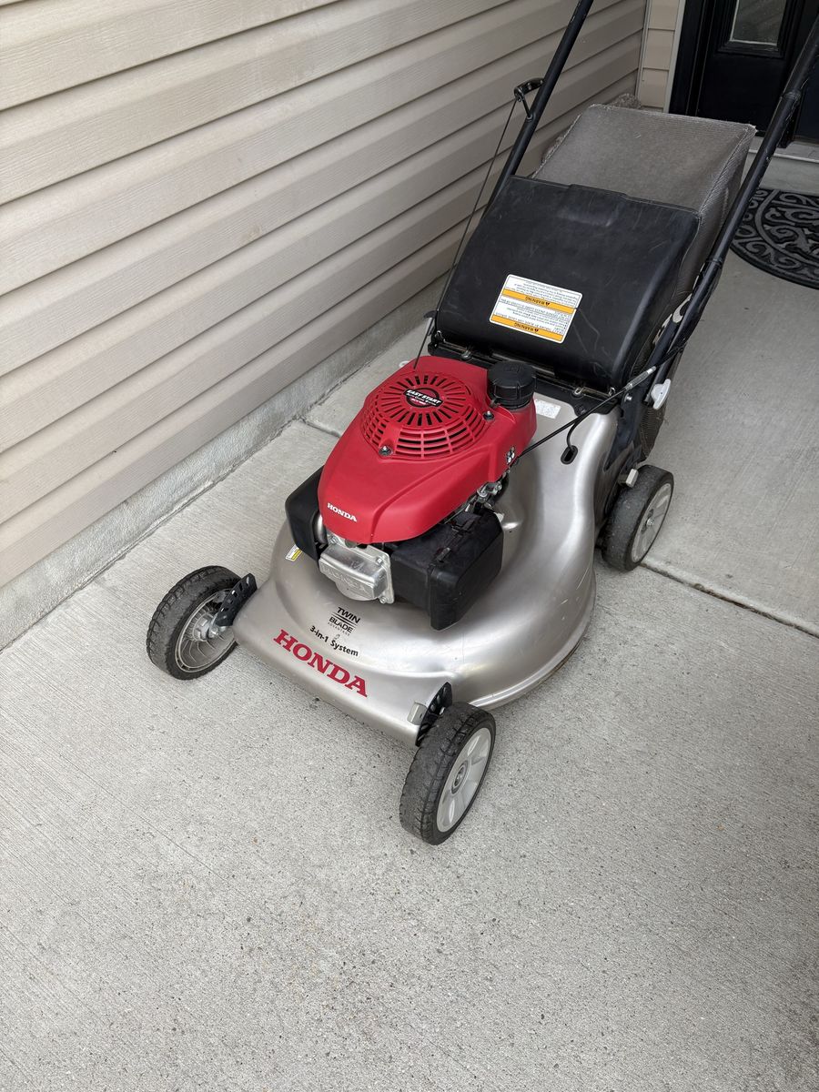 Honda HRR216 Lawn Mower